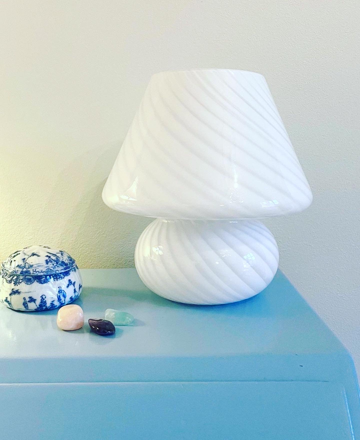 Mushroom lamp ~ white swirl